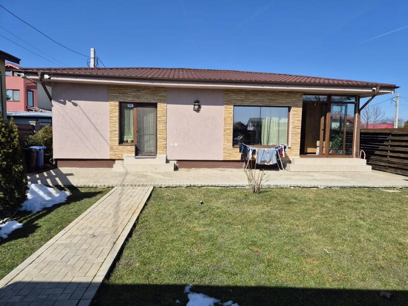 Casa in Darza (Buftea), carport, curte cocheta, utilata si mobilata