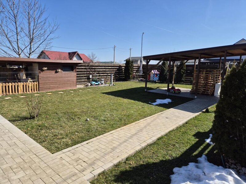 Casa in Darza (Buftea), carport, curte cocheta, utilata si mobilata
